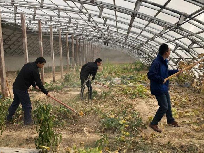 德令哈：12名西北硬汉的“侠骨柔情” 