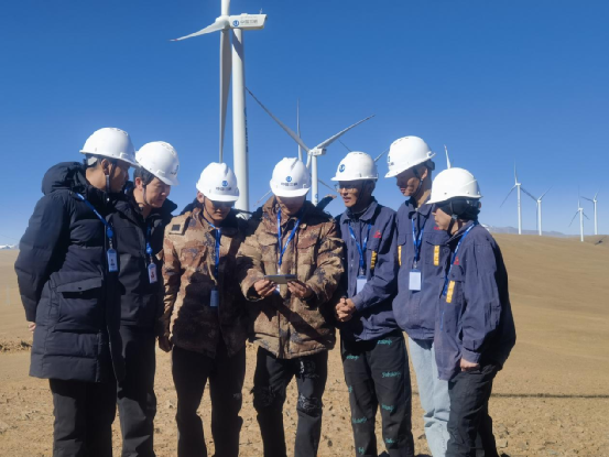 中国三峡集团团委组织团员青年认真收听收看党的二十大开幕盛况 