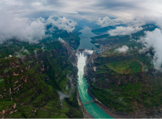 点亮青春光谱！他们是“天下五四红旗团委” 