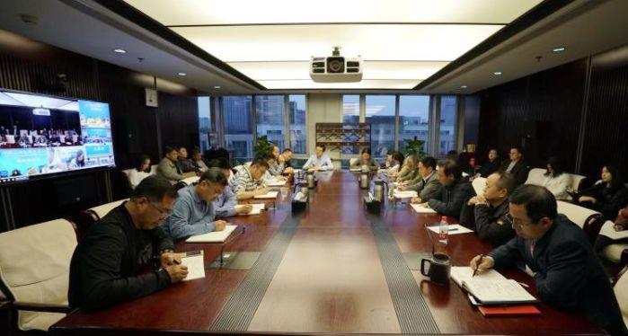 三峡出书传媒公司召开全体职工大会 学习转达习近平总书记视察三峡工程主要讲话精神 