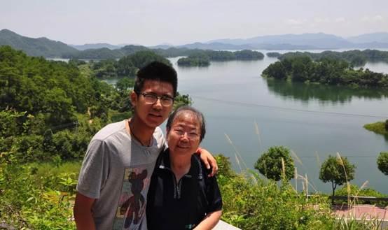 三峡各人庭里涌现的 “天下最美家庭” 