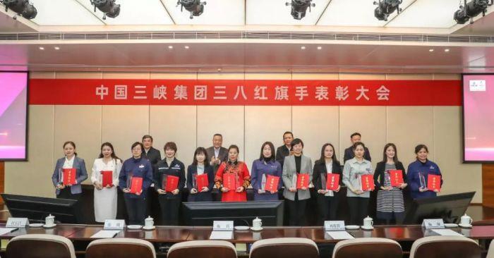 奋斗的人生最精彩，，拼搏的女性最漂亮 