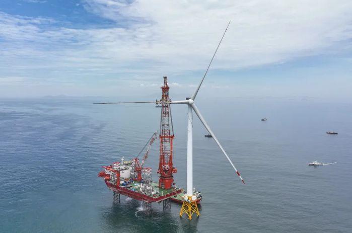 海上起吊16兆瓦大风机有多灾？？且看“白鹤滩”号如履平地 