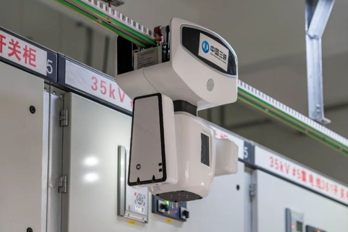 三峡人给绿色能源装上“智能大脑” 