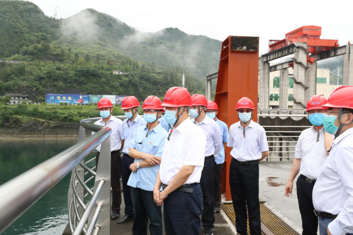 雷鸣山赴湖北宜昌市调研 